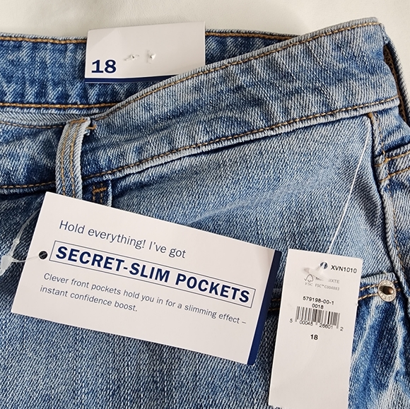 Old Navy Denim Shorts High Rise Blue Secret Slim Pockets Size 18 NWT - Picture 3 of 10